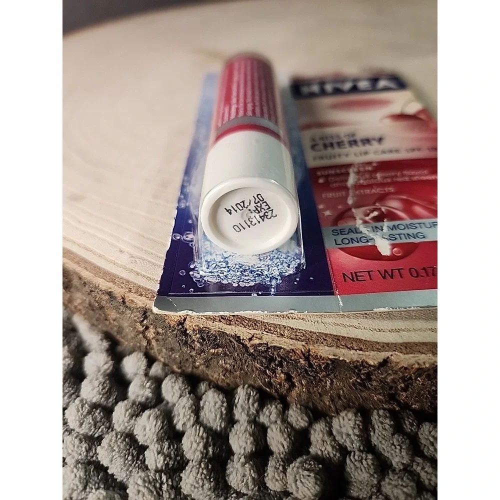 Nivea A Kiss Of CHERRY‎ Refreshing Lip Care DISCONTINUED & HARD TO Find Expired
